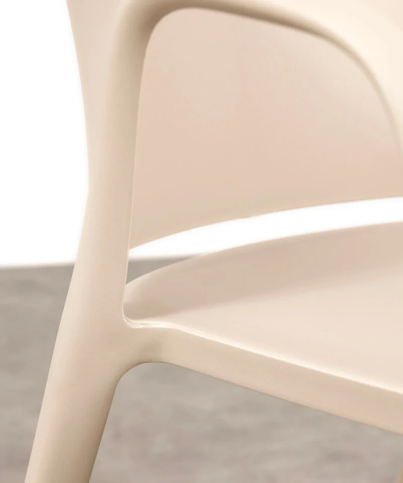 Silla de Polipropileno con Reposabrazos Pippa