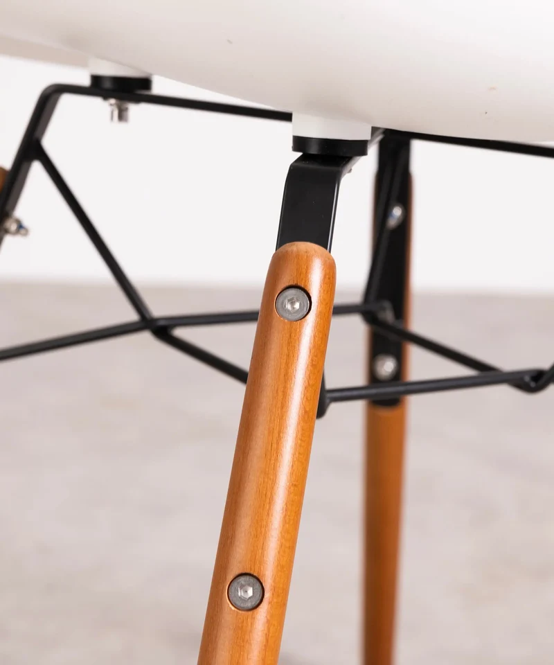 Silla de Polipropileno y Madera con Reposabrazos Elon Arms