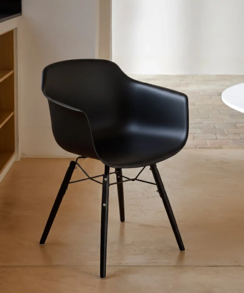 Silla de Polipropileno y Madera con Reposabrazos Elon Arms