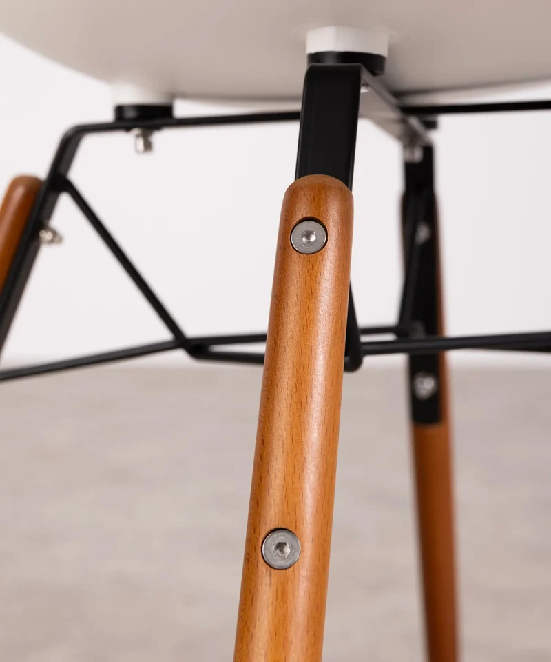 Silla de Polipropileno y Madera Elon