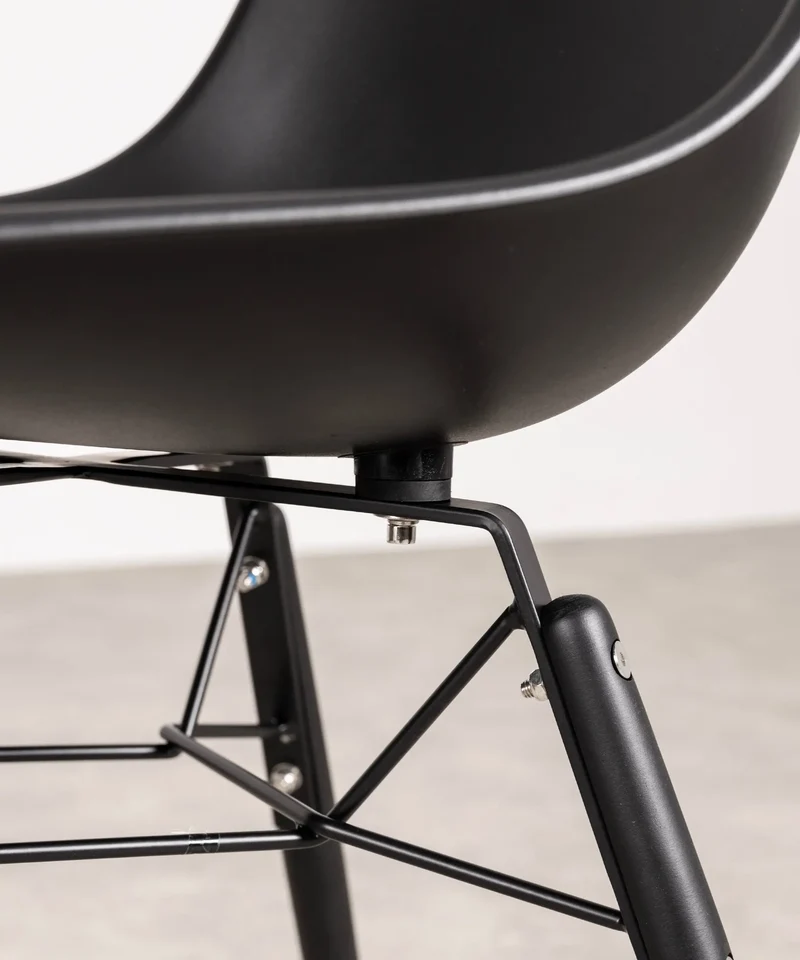 Silla de Polipropileno y Madera Elon
