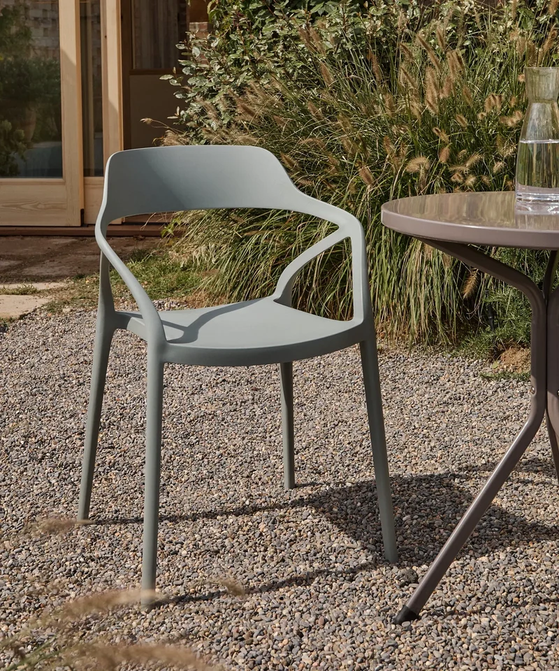 Silla de Polipropileno con Reposabrazos Grace