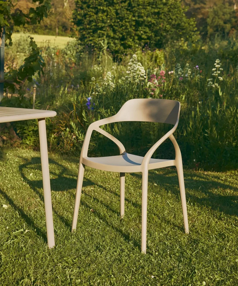 Silla de Polipropileno con Reposabrazos Grace