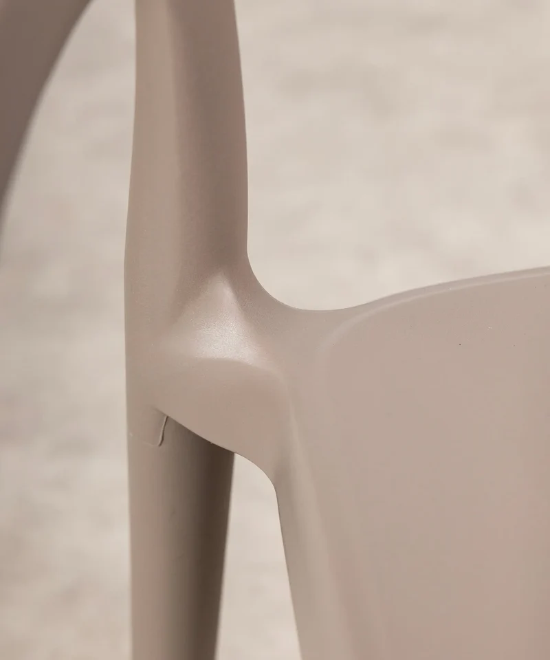 Silla de Polipropileno con Reposabrazos Nil