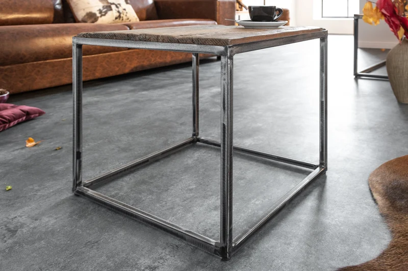 Table d'appoint industrielle BARRACUDA 40cm en bois massif recyclé avec pieds fléchis