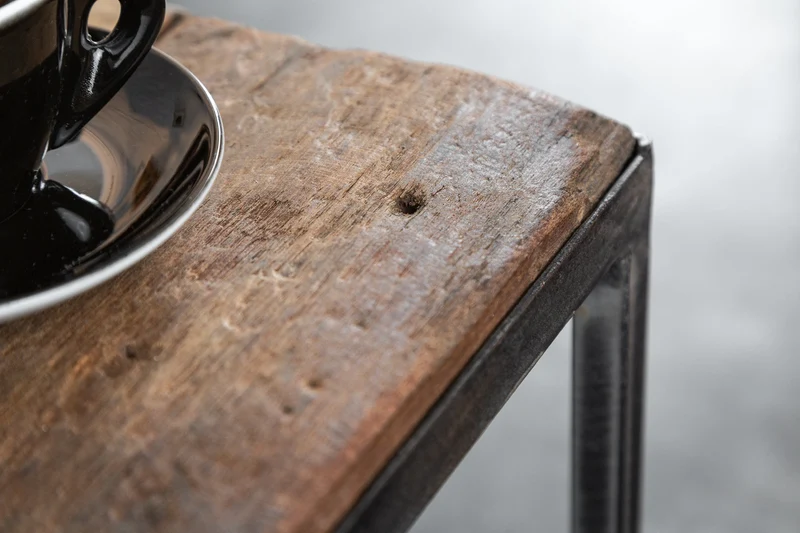 Table d'appoint industrielle BARRACUDA 40cm en bois massif recyclé avec pieds fléchis