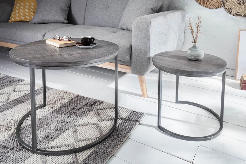 Ensemble de 2 tables d'appoint industrielles ELEMENTS 60 cm en bois de manguier gris massif rondes en métal noir