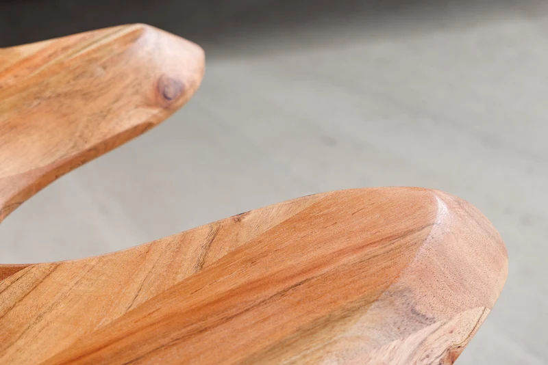 Table basse en bois massif WILD 100cm acacia naturel pieds épingles à cheveux bord d'arbre