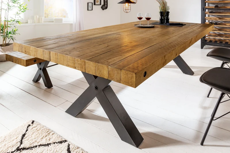 Table à manger massive THOR 240 cm vintage marron en pin recyclé design industriel cadre en X