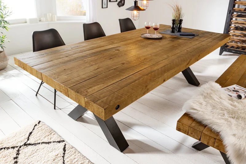 Table à manger massive THOR 240 cm vintage marron en pin recyclé design industriel cadre en X