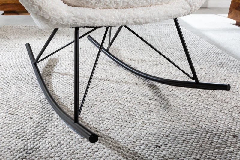 Fauteuil à bascule design SCANDINAVIA SWING blanc bouclé fauteuil métal noir