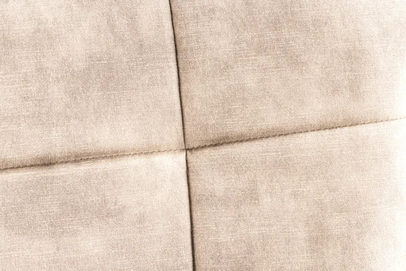 Fauteuil moderne SCANDINAVIA velours beige champagne pieds métal noir avec accoudoirs