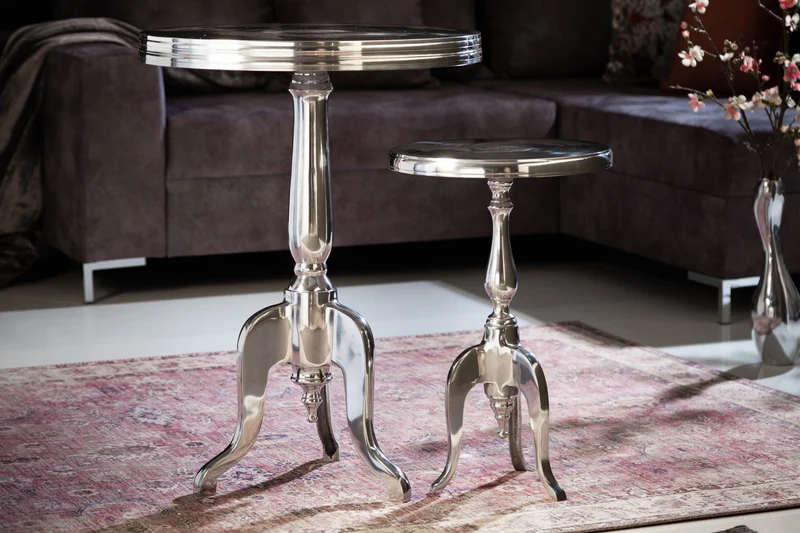 Élégante table d'appoint SAVOY 55cm argent poli trépied avec plateau rond