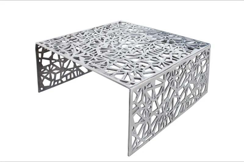 Table basse artisanale ABSTRACT 60cm en aluminium couleur argent au design Gap