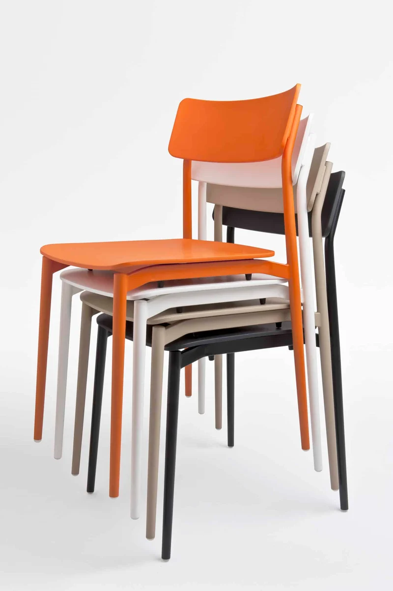 Chaise Plastique Cult