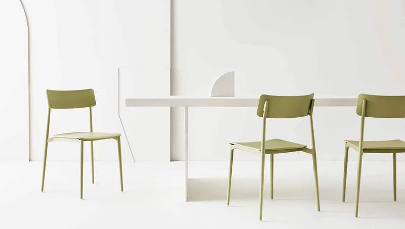 Chaise Plastique Cult