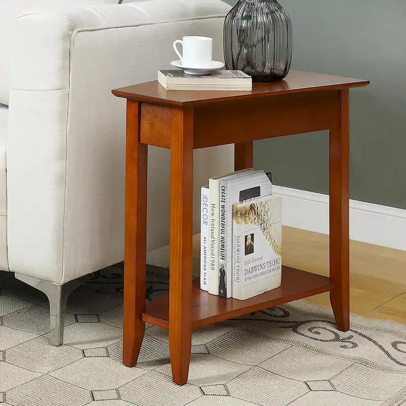 Table d'appoint traditionnelle en forme de coin avec étagères