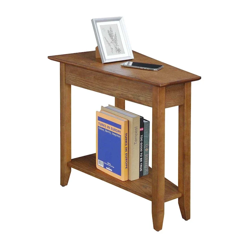 Table d'appoint traditionnelle en forme de coin avec étagères