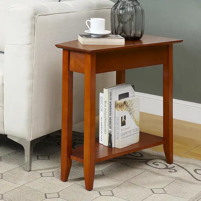 Table d'appoint traditionnelle en forme de coin avec étagères