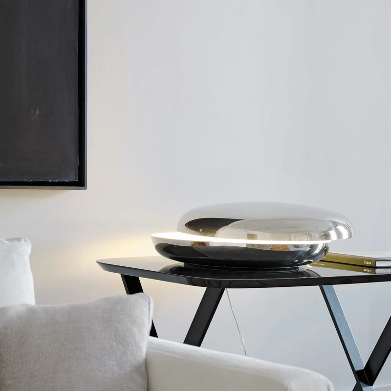 Table Lamp LOOP by Voon Wong & Benson Saw for FontanaArte