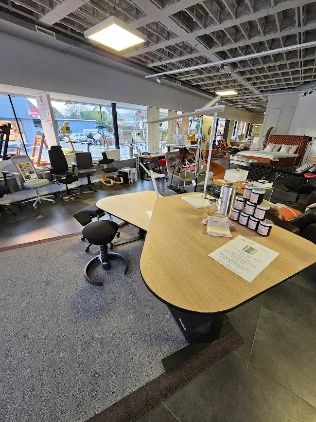 Aeris Active Office Desk mit 50% ab Ausstellung/Abholung