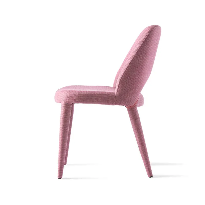 CHAISE HOLY