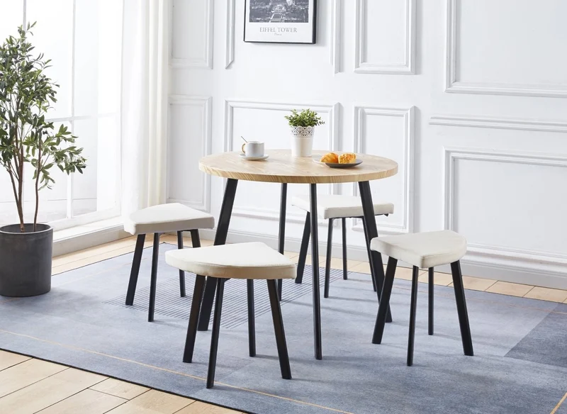 Ensemble table à manger en bois avec 4 tabourets beige IRINA