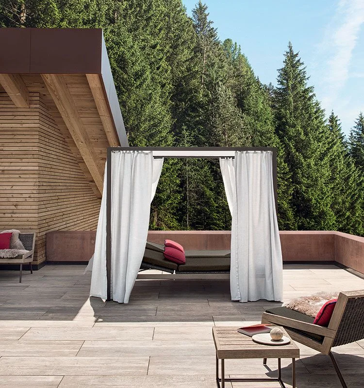 ALLAPERTO URBAN - Chaise longue avec baldaquin et rideaux