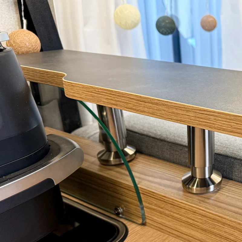 Tablette pour Pilote à partir de 2019 avec découpe pour le couvercle de la cuisinière