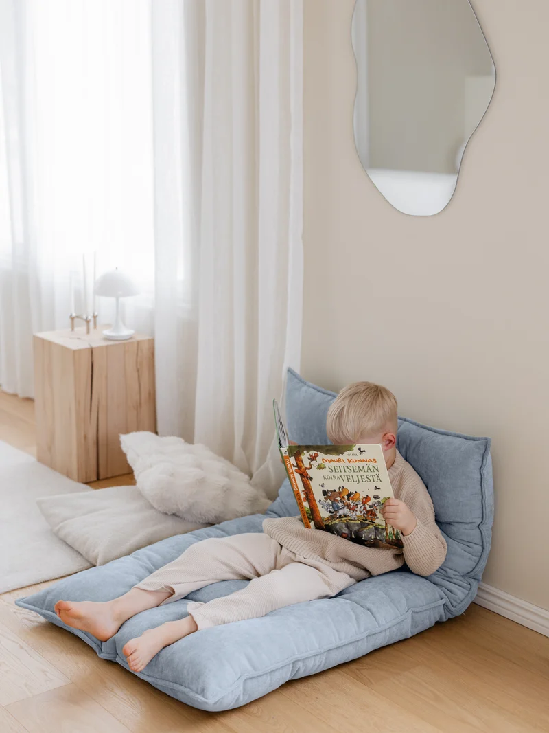 VIENO tufted floor cushion | light blue