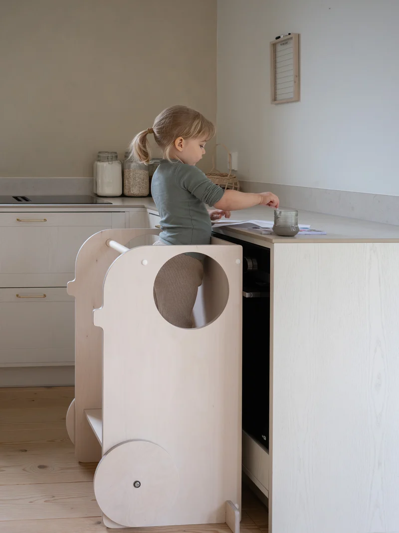 VERSO learning tower | birch