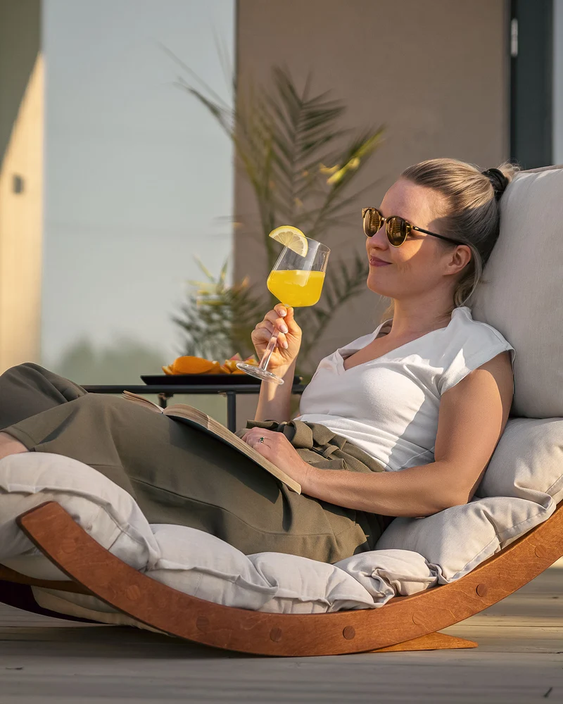 LAAKSO outdoor lounger | brown