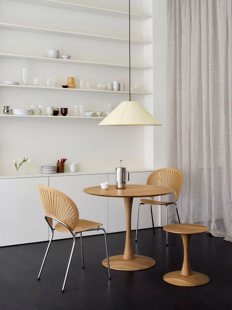 ND109 Trisse Dining Table