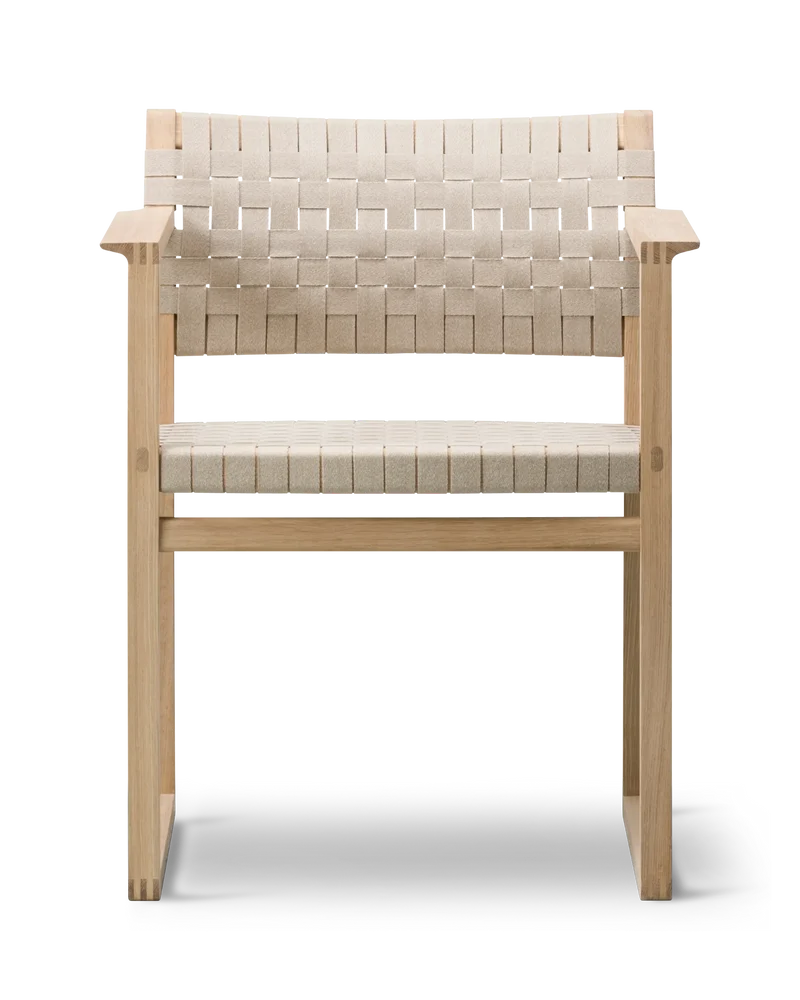 BM62 Armchair Linen Webbing Model 3362