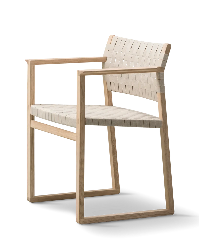 BM62 Armchair Linen Webbing Model 3362