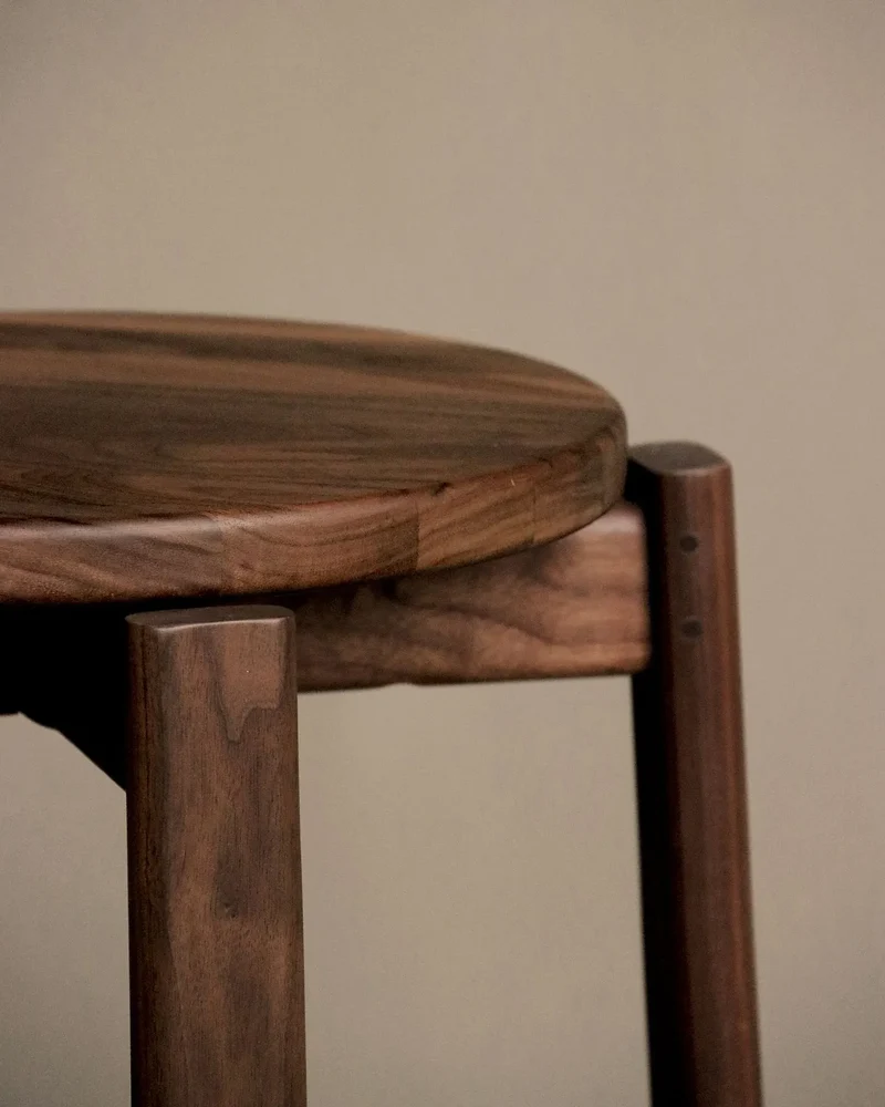 Passage Stool