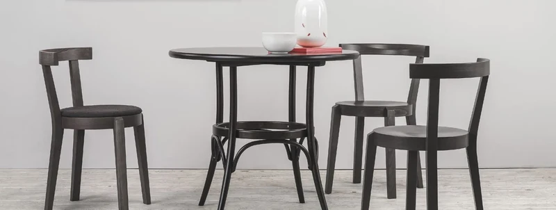152 Table