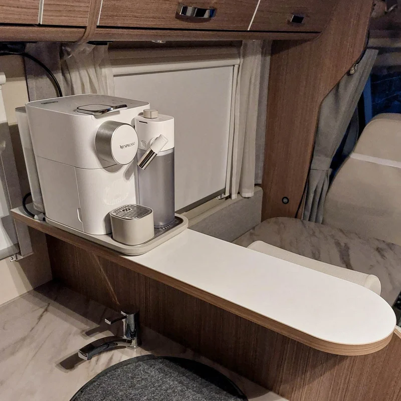 Tablette de rangement pour Mobilvetta K-Yacht Tekno Line à partir de 2018 avec dînette en L