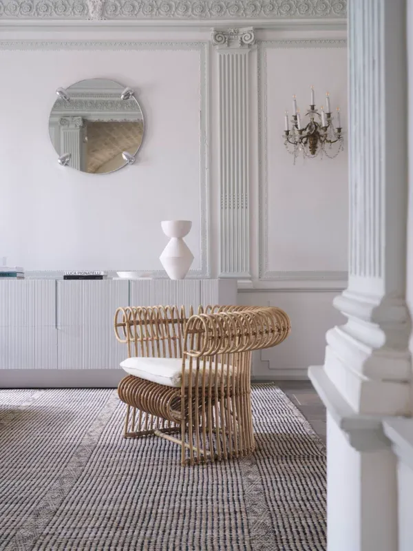 R 513 Armchair