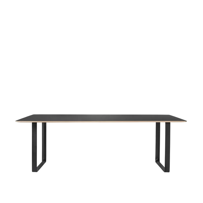 70/70 Table