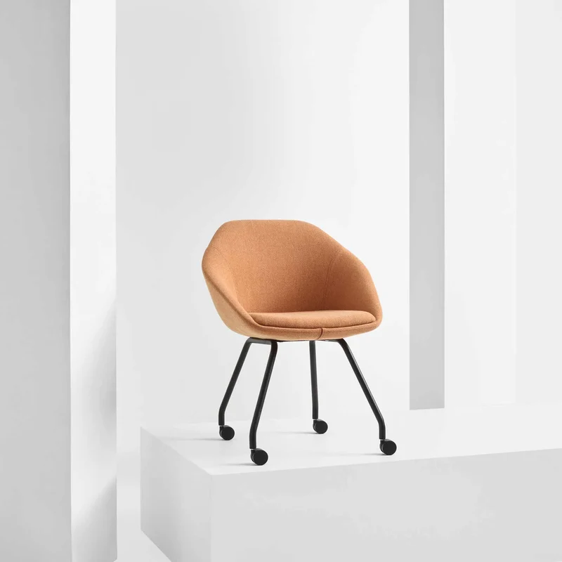 Chaise de rencontre sur roulettes, Famiglia