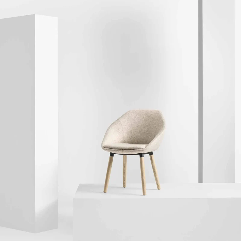 Chaise Famiglia dossier bas, base en bois