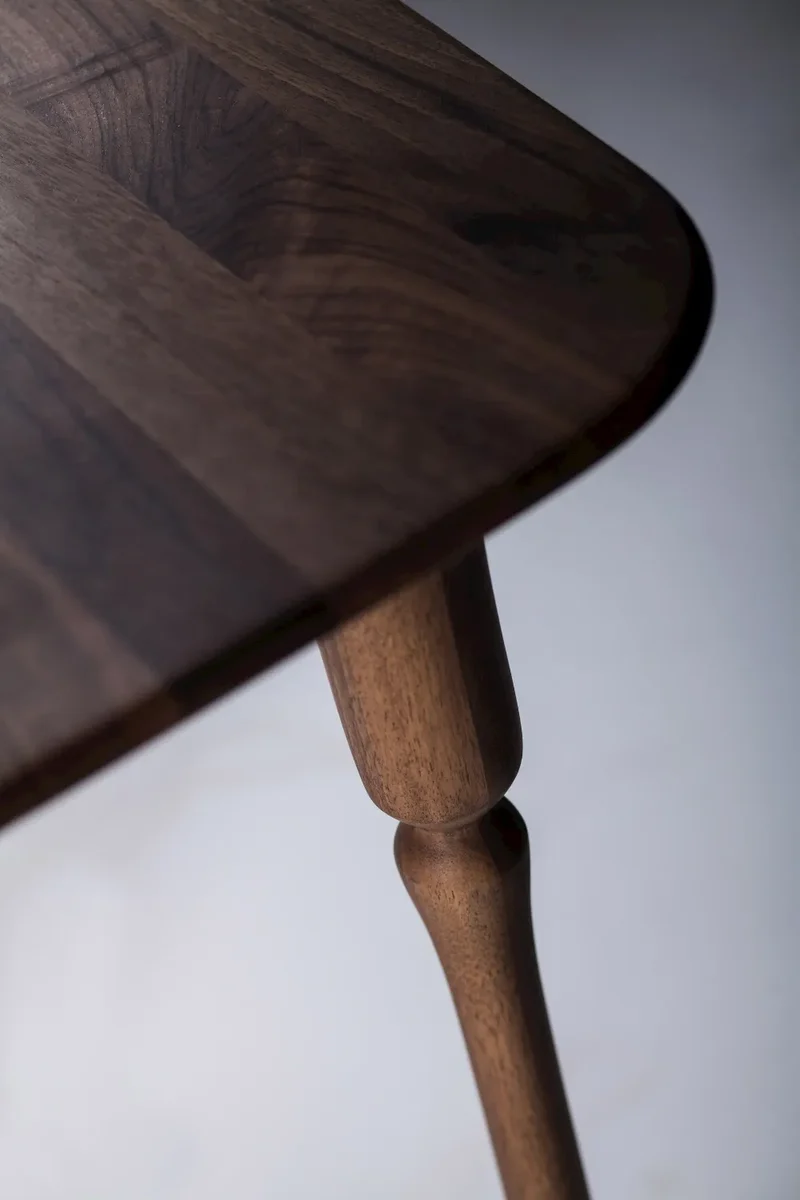 Pasha Table