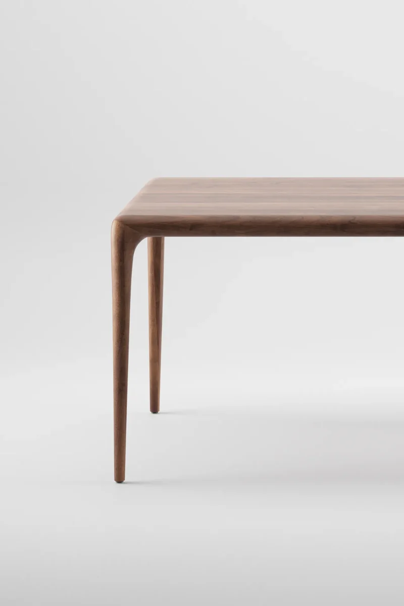 Latus Table