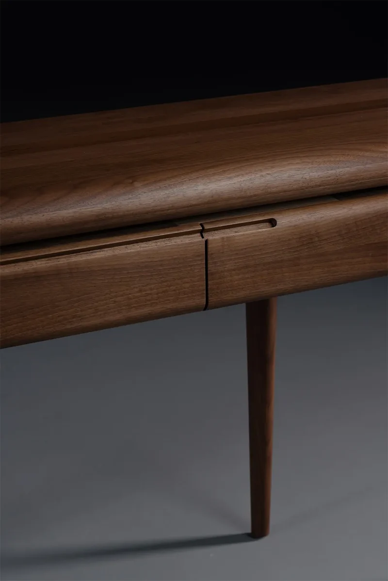 Latus Console Table