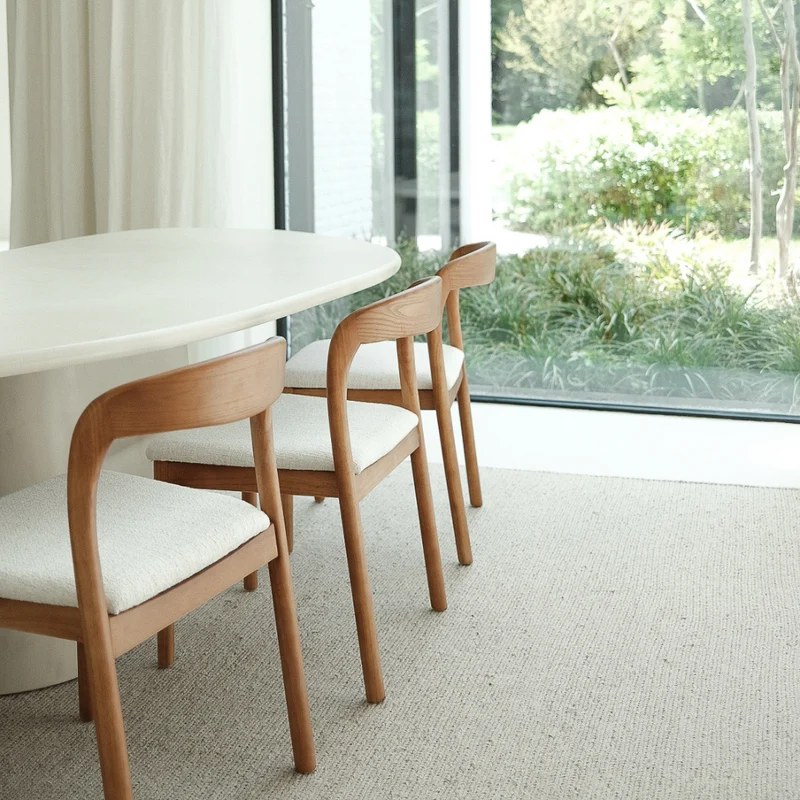 Eetkamerstoel Chale - H76.5 cm - Licht Walnoot - Ivory bouclé Weave