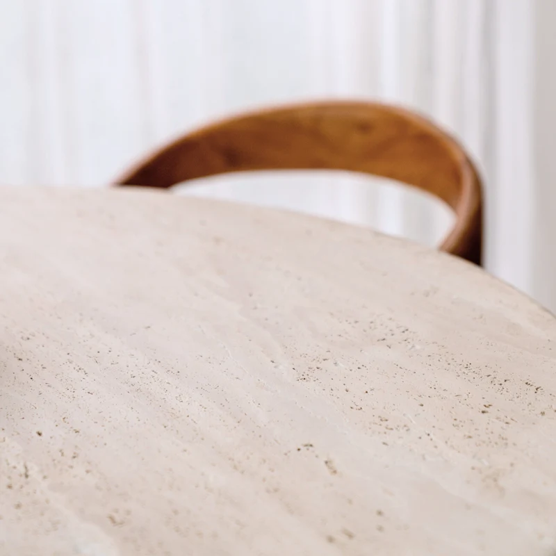 Ronde eettafel Lormes - 130 cm - Wit travertijn - Ronde rand