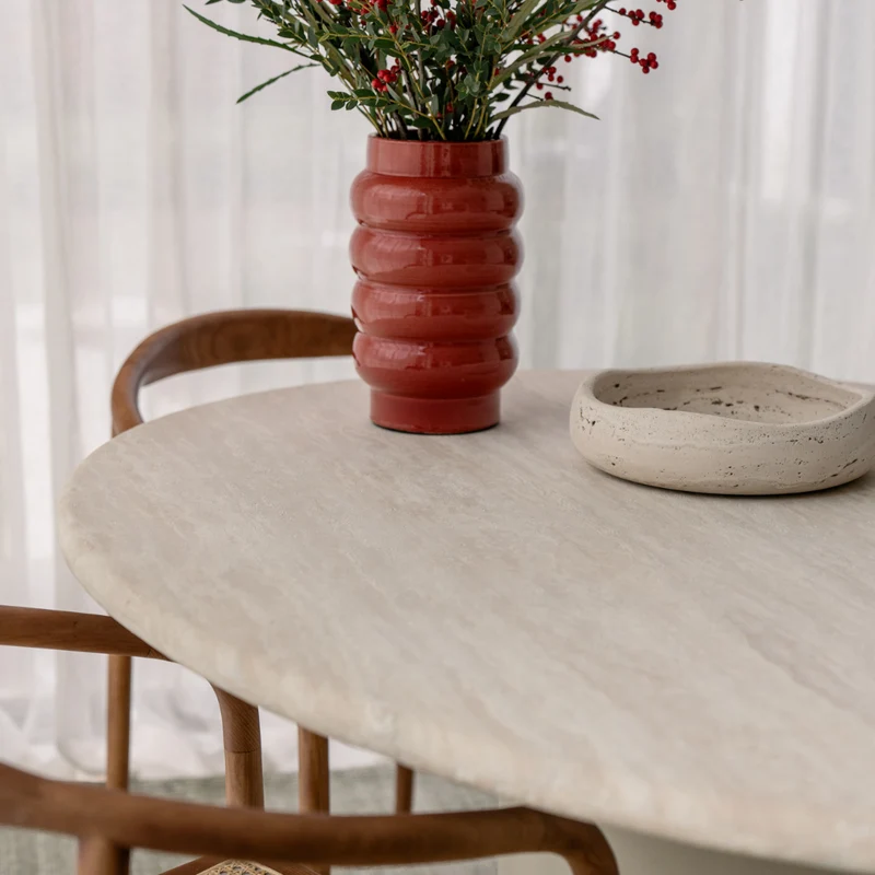 Eettafel Reef - Latte StoneSkin poot - Wit Travertin blad half gevuld - 140 cm