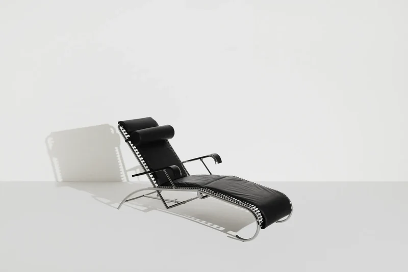 Sandows Daybed N°114 with Wooden Armrests & Accessories