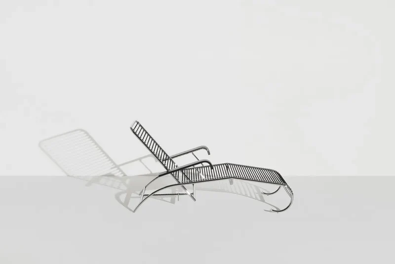 Sandows Daybed N°114 with Wooden Armrests & Accessories